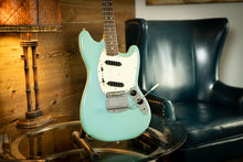 Load image into Gallery viewer, Fender Mustang Guitar with Rosewood Fretboard 1966 Daphne Blue
