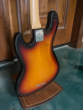 Load image into Gallery viewer, 2001 Fender American Series Jazz Bass Fretless Sunburst (VIDEO DEMO)
