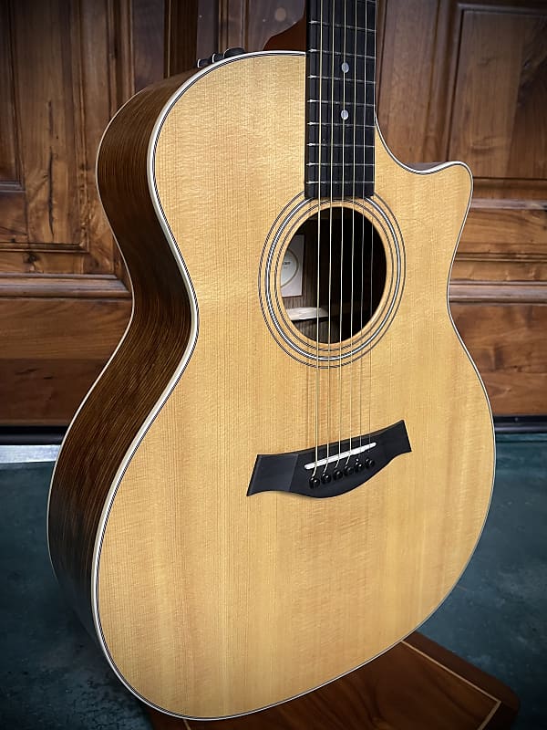 2005 Taylor 414ce Sitka Top- Satin Ovangkol Back and Sides