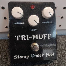 Load image into Gallery viewer, Stomp Under Foot Tri-Muff 1972 V6 2012 Black W/Sparkle
