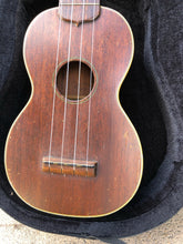 Load image into Gallery viewer, Martin Style 2 Mahogany Soprano Ukulele
