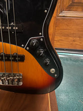 Load image into Gallery viewer, 2001 Fender American Series Jazz Bass Fretless Sunburst (VIDEO DEMO)
