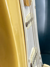 Load image into Gallery viewer, Fender Stratocaster Hardtail with 3-Bolt Neck, Maple Fretboard 1976 Olympic White
