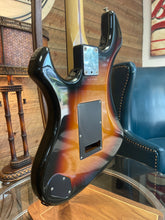 Load image into Gallery viewer, Fender Performer 1985 Brown Sunburst (Tobacco)
