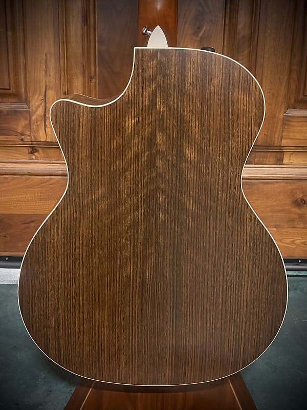 2005 Taylor 414ce Sitka Top Satin Ovangkol Back and Sides