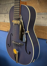 Load image into Gallery viewer, #61 Daddy Mojo Rosetta Model 2 (Parlor) 2022 - Coastal Blue
