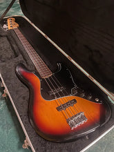 Load image into Gallery viewer, 2001 Fender American Series Jazz Bass Fretless Sunburst (VIDEO DEMO)
