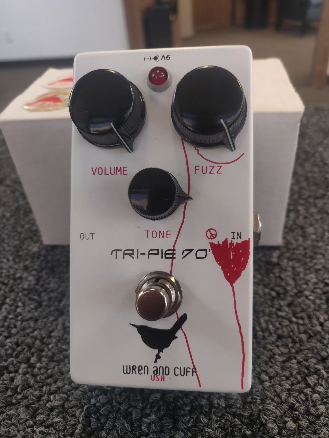Wren and Cuff Tri-Pie '70 Wren and Cuff Tri-Pie '70